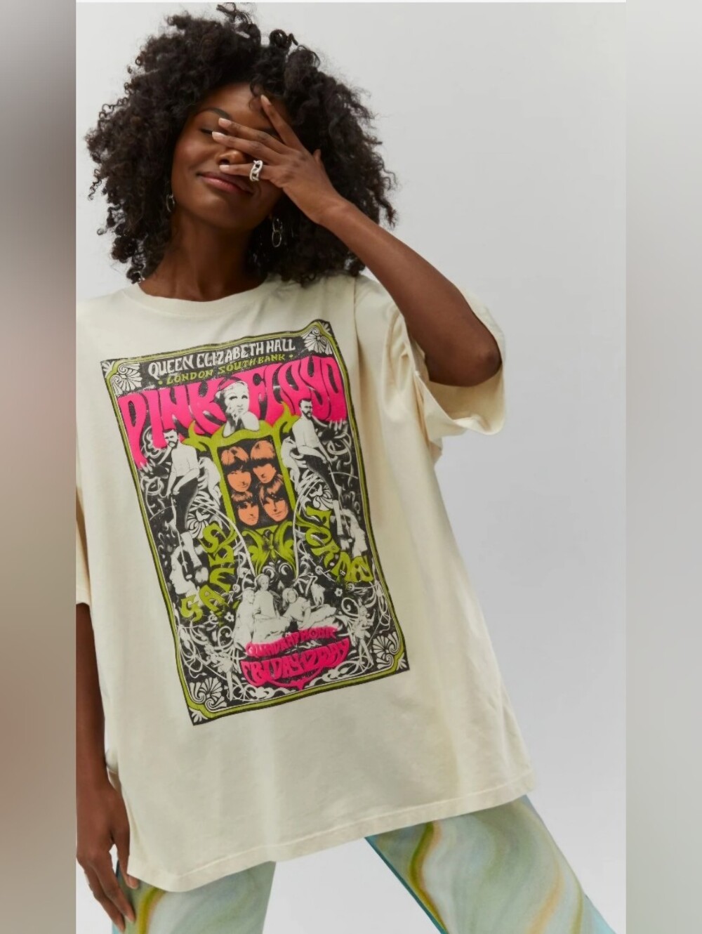 DAYDREAMER NWOT Pink Floyd Queen Elizabeth Hall Poster tee